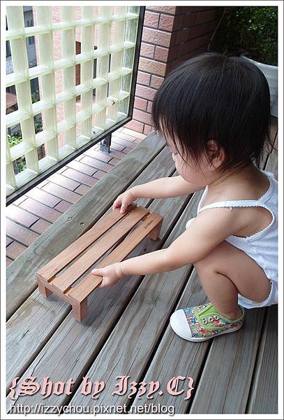 20251004-8akv8 20251004-8akv8