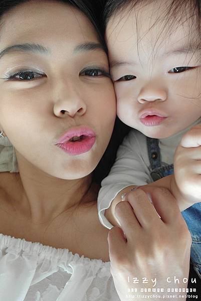 20251004-nj0ly 20251004-nj0ly