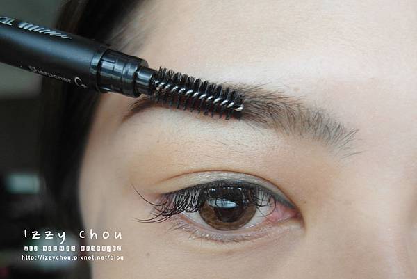 20251004-5nx5z 20251004-5nx5z