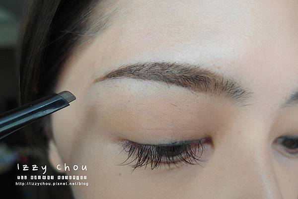 20251004-q4yyk 20251004-q4yyk