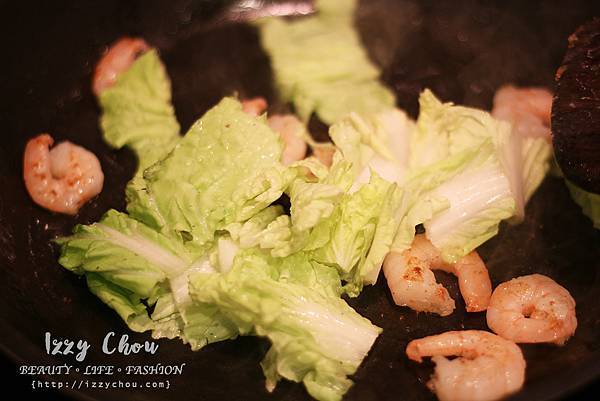 20251004-15f3w 20251004-15f3w