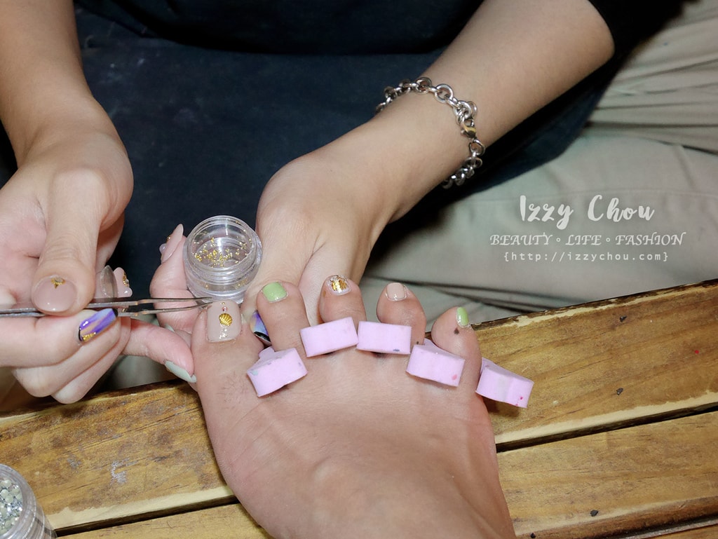 20251004-e5gzn 20251004-e5gzn