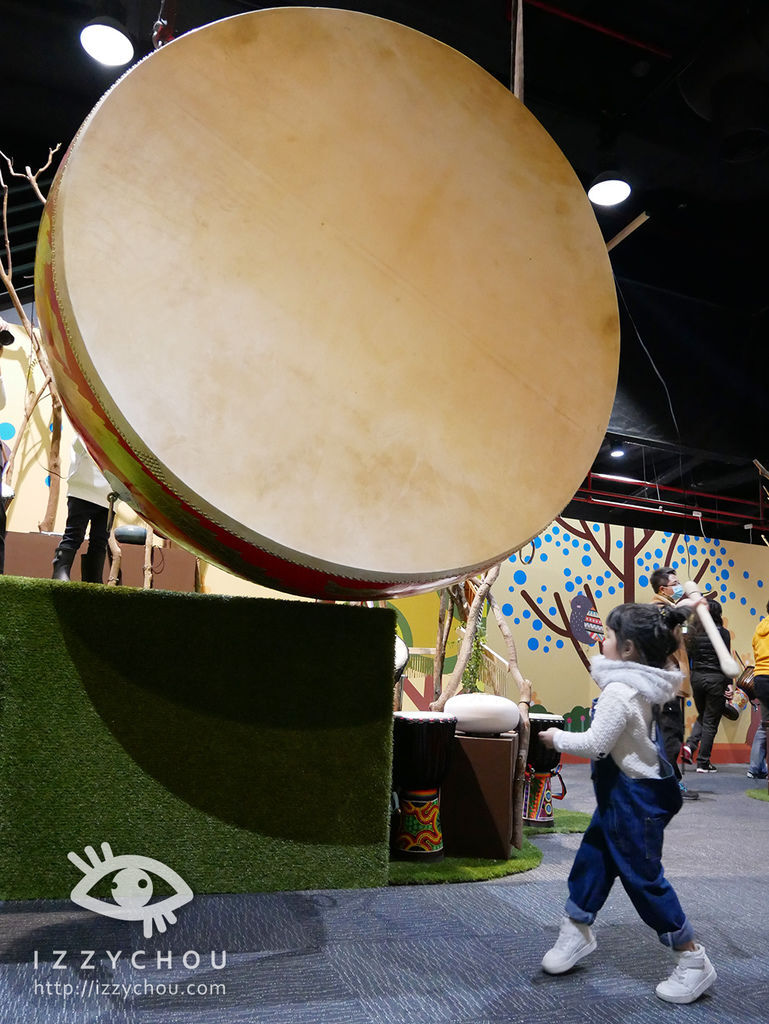 20251004-lfyk7 20251004-lfyk7