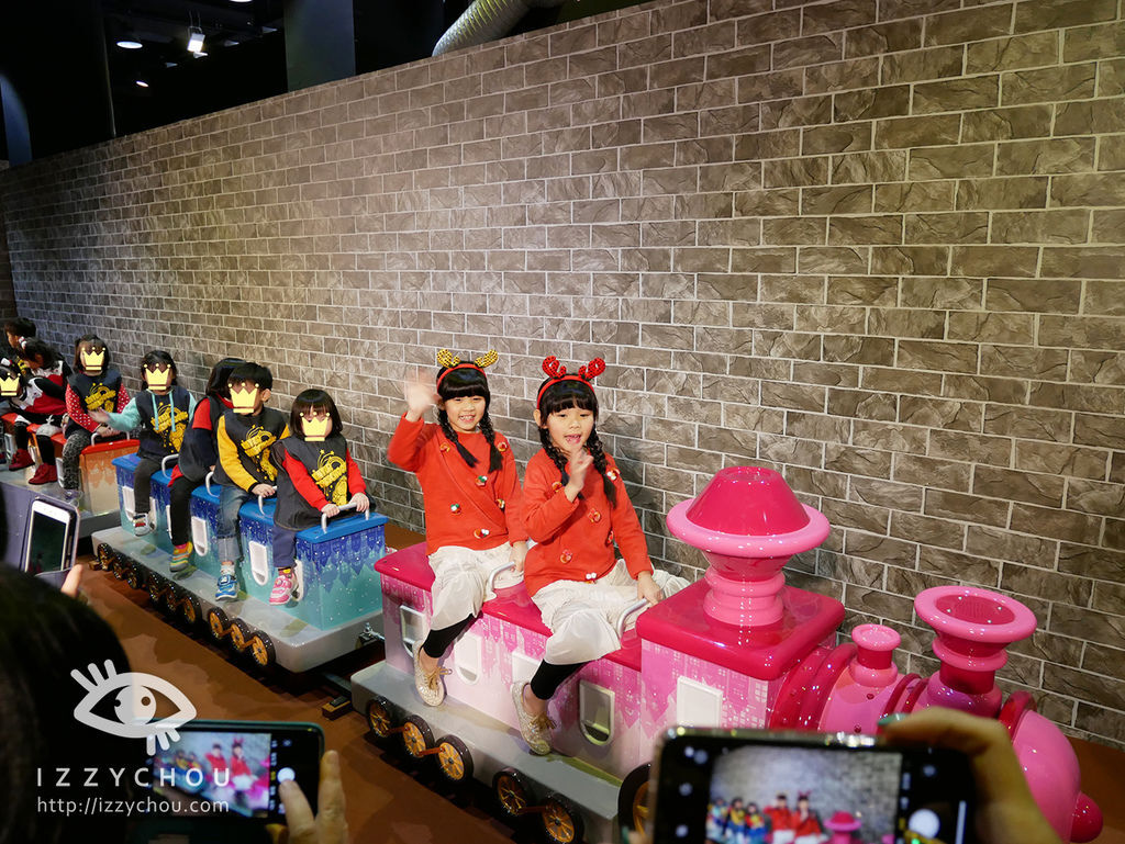 20251004-mnq5c 20251004-mnq5c