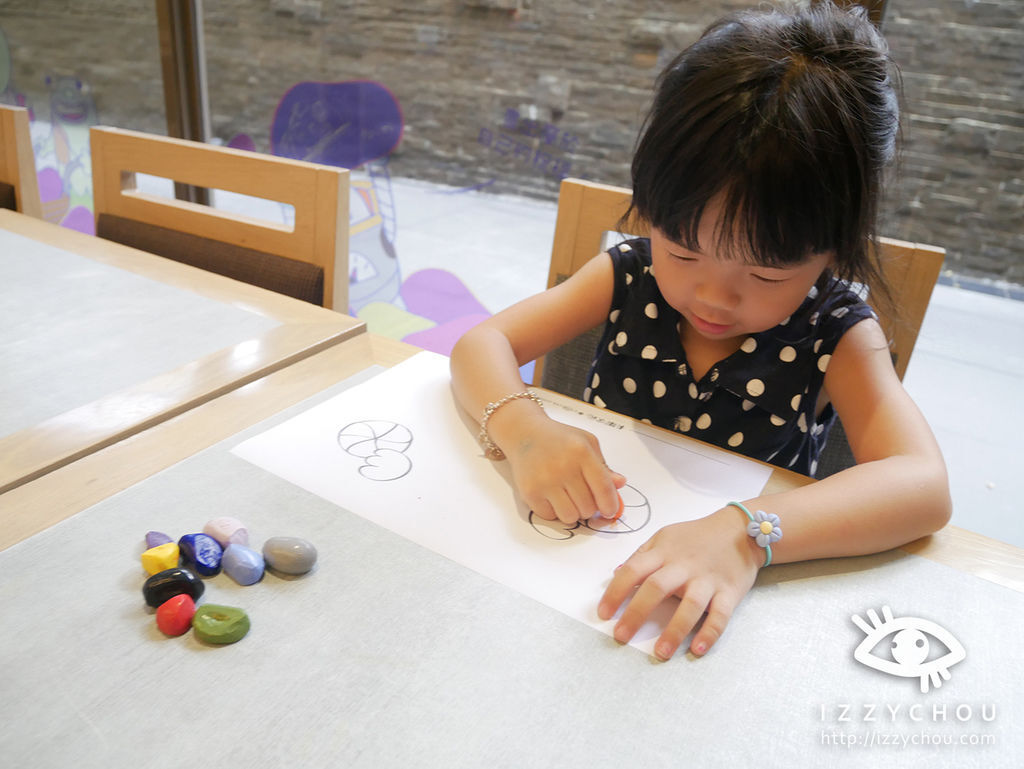 20251004-2nvwn 20251004-2nvwn