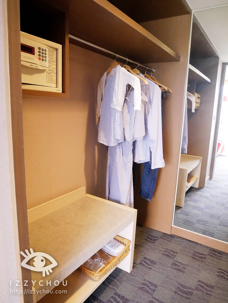 20251004-8w5mk 20251004-8w5mk