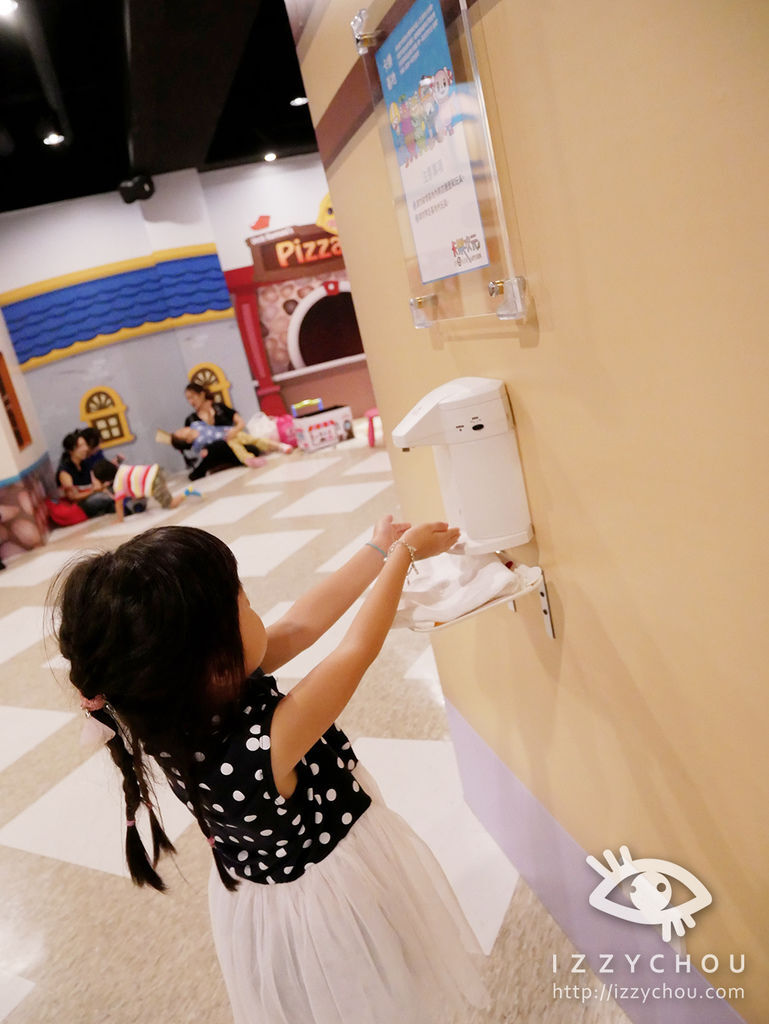 20251004-xykuv 20251004-xykuv