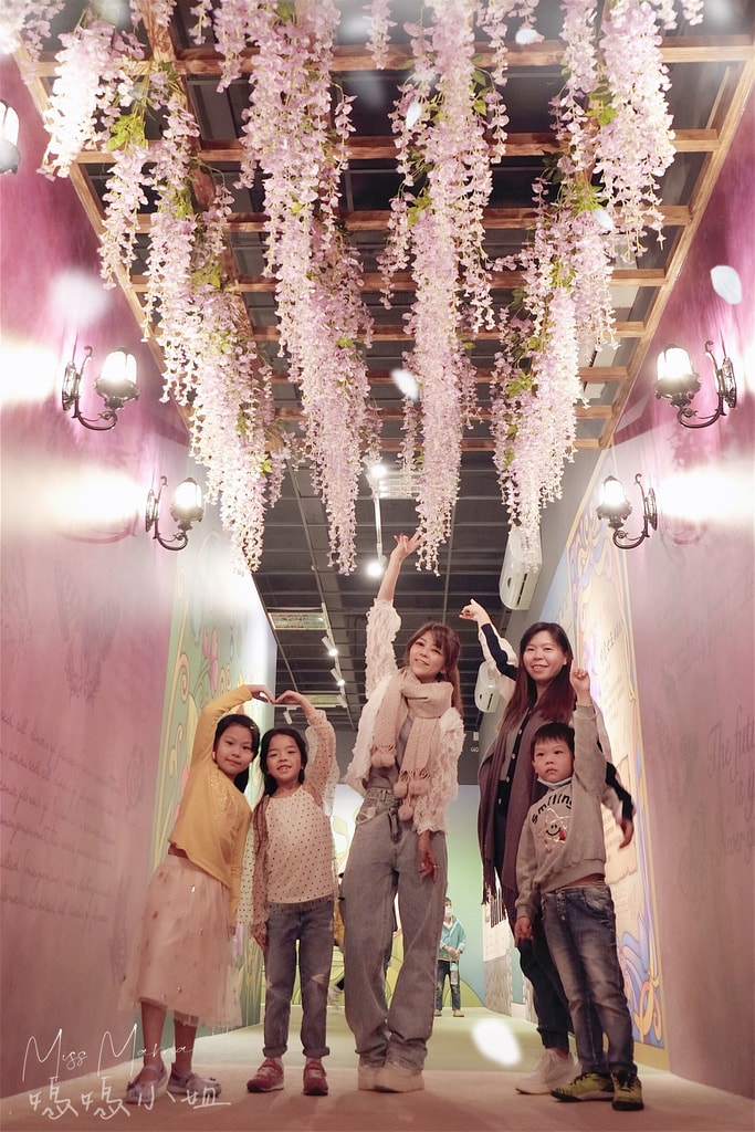 20251004-ak1o6 20251004-ak1o6