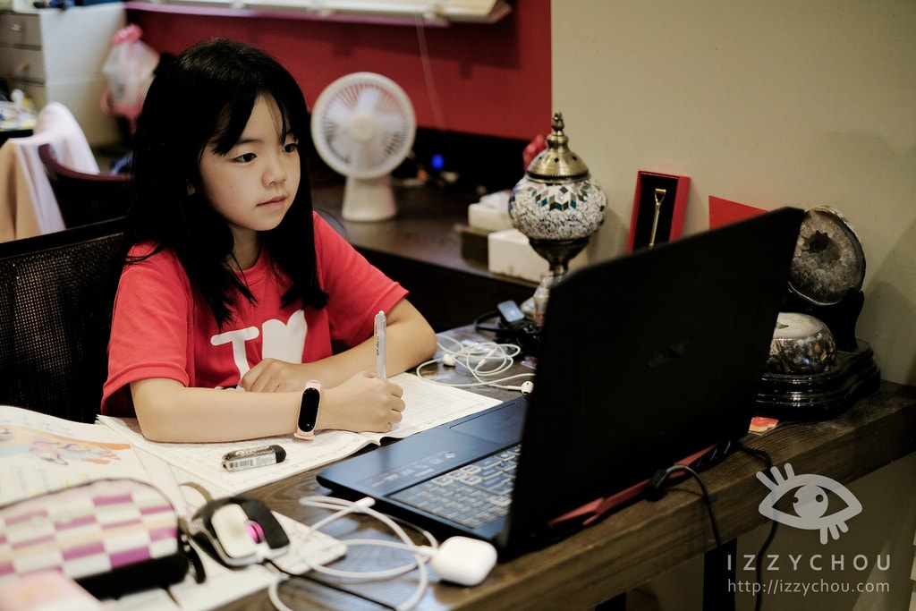 20251004-4fn06 20251004-4fn06