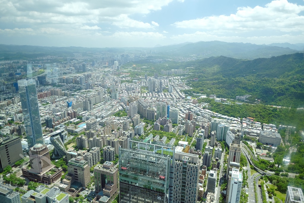 20251004-lkx1m 20251004-lkx1m