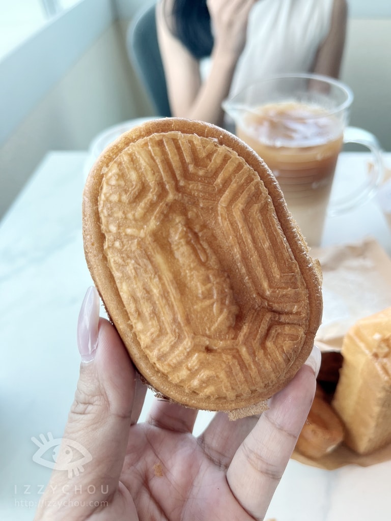 20251004-qy3fv 20251004-qy3fv