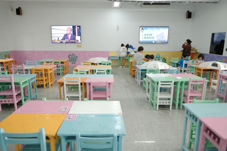 20251004-4zlzz 20251004-4zlzz