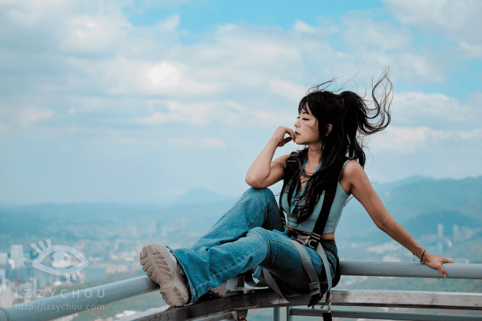20251004-8pd0i 20251004-8pd0i