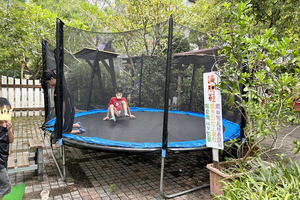 20251004-a0ryi 20251004-a0ryi