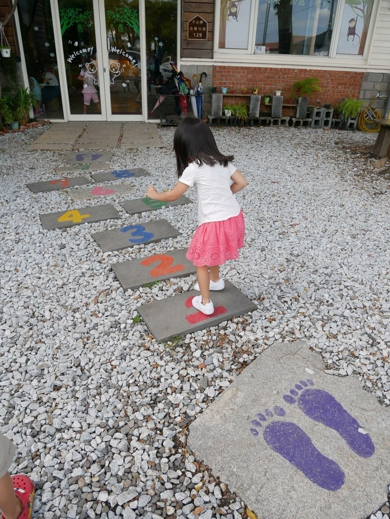 20251004-xzv37 20251004-xzv37