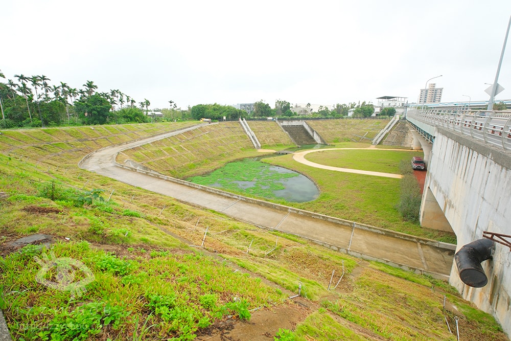 20251004-2bryv 20251004-2bryv