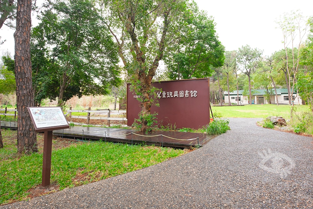 20251004-7sdvu 20251004-7sdvu