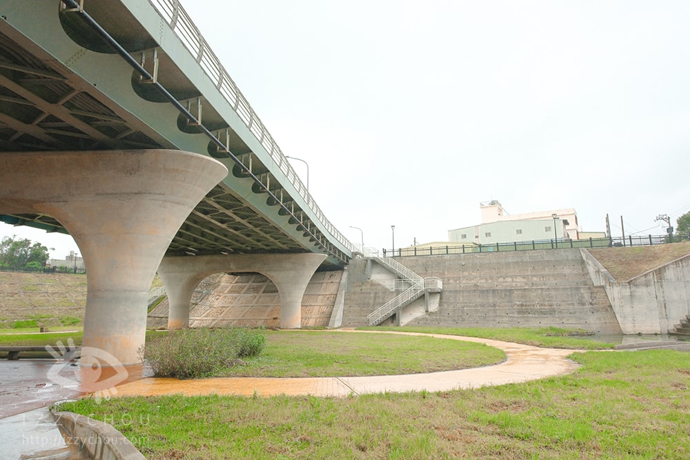 20251004-m4mlx 20251004-m4mlx