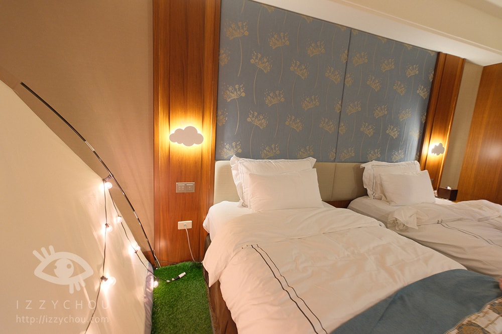 20251004-5aceb 20251004-5aceb