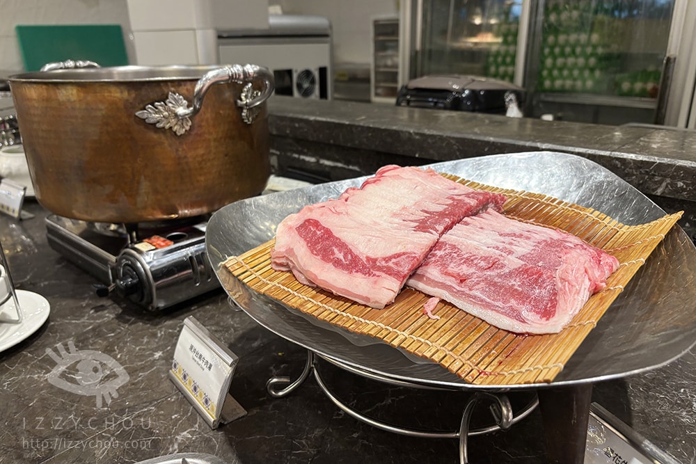 20251004-88l2g 20251004-88l2g