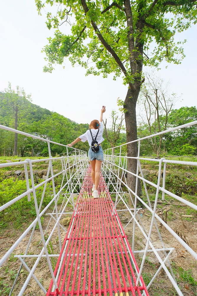 20251004-b7w1i 20251004-b7w1i