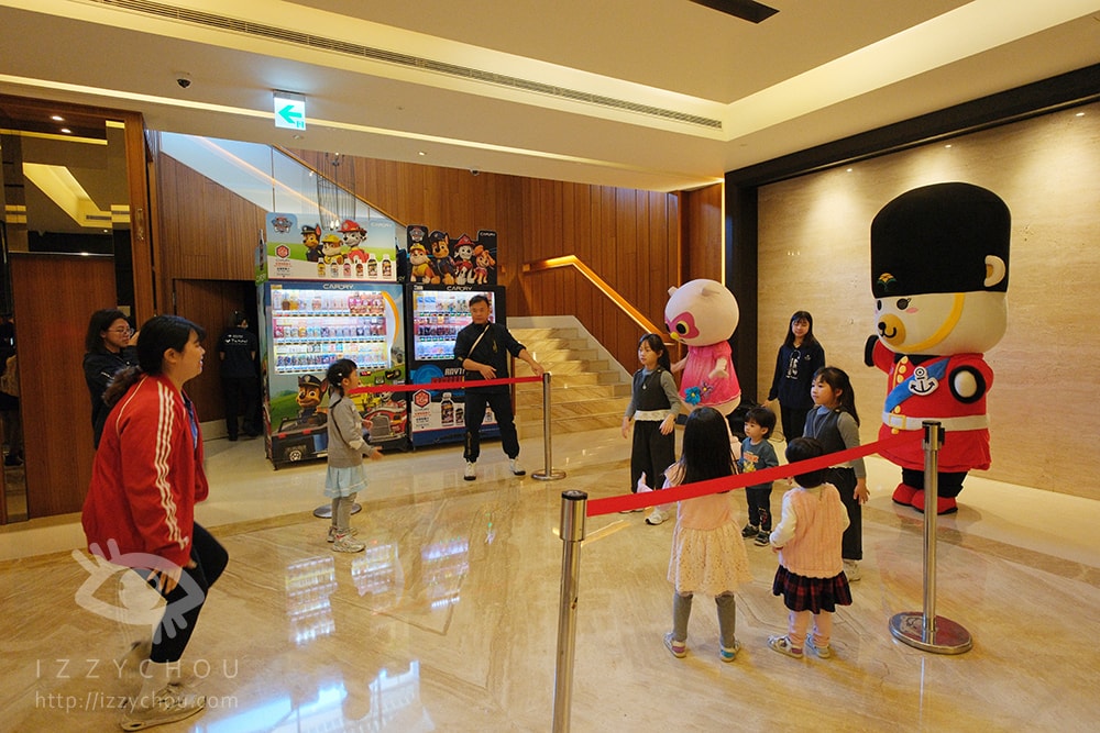 20251004-l4ujs 20251004-l4ujs