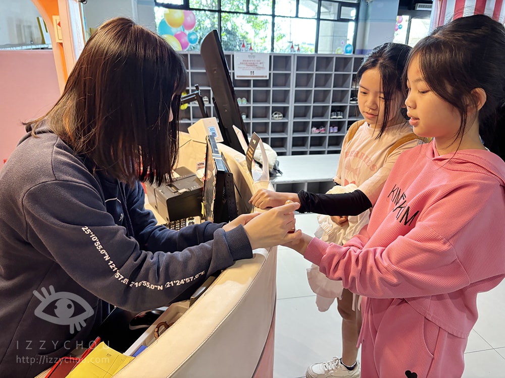 20251004-psqrz 20251004-psqrz