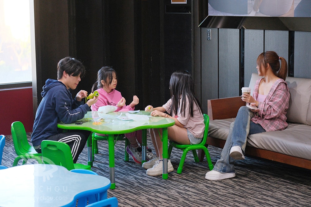 20251004-ycq82 20251004-ycq82