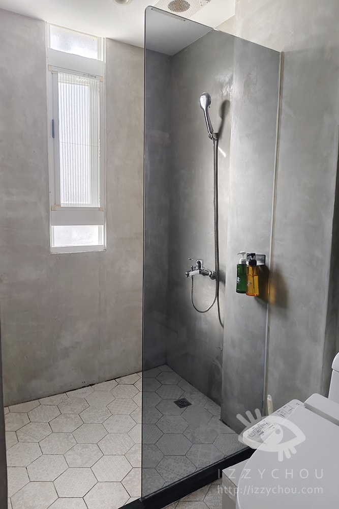 20251004-0khqx 20251004-0khqx