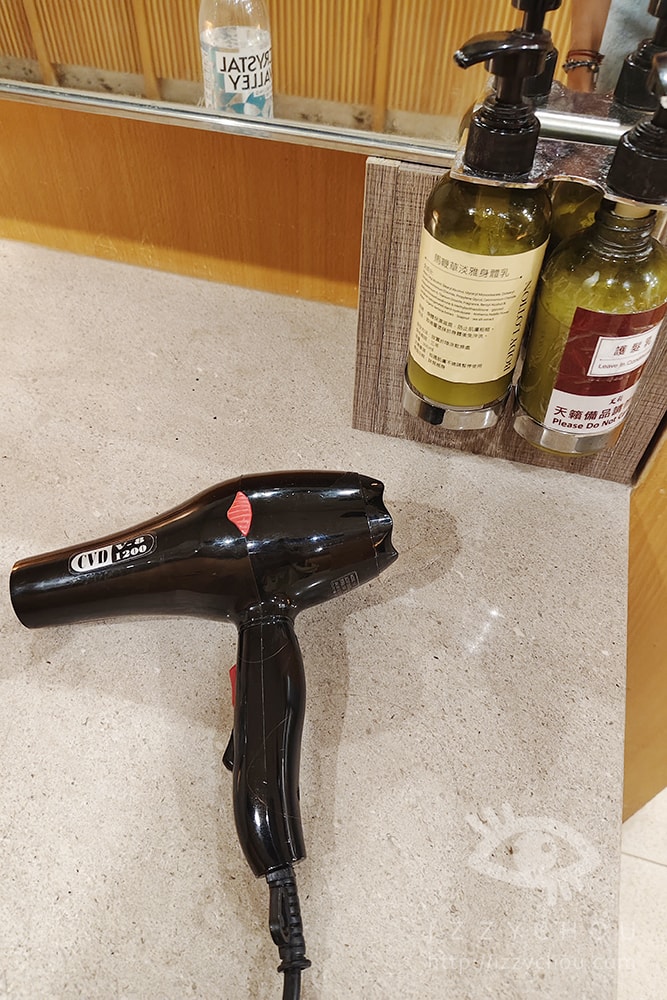 20251004-2s73s 20251004-2s73s