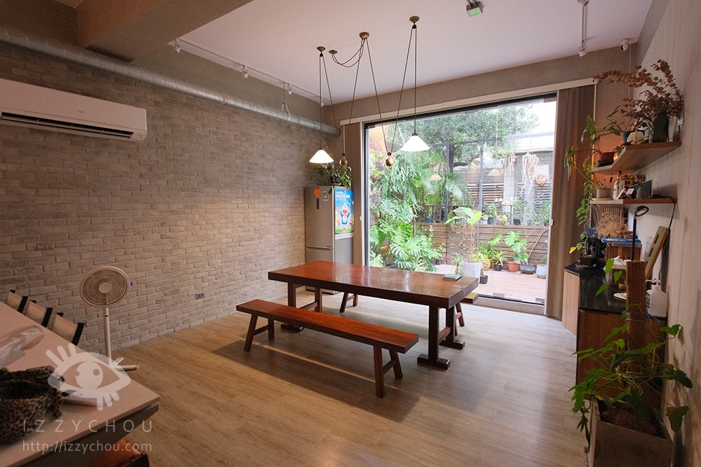 20251004-gb6w7 20251004-gb6w7