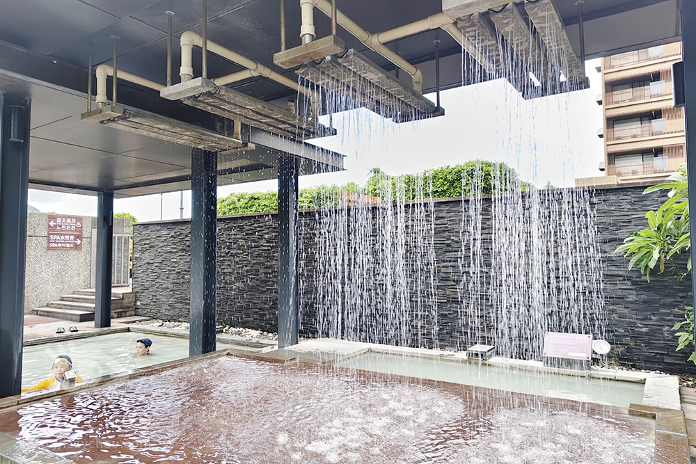 20251004-pmj4q 20251004-pmj4q