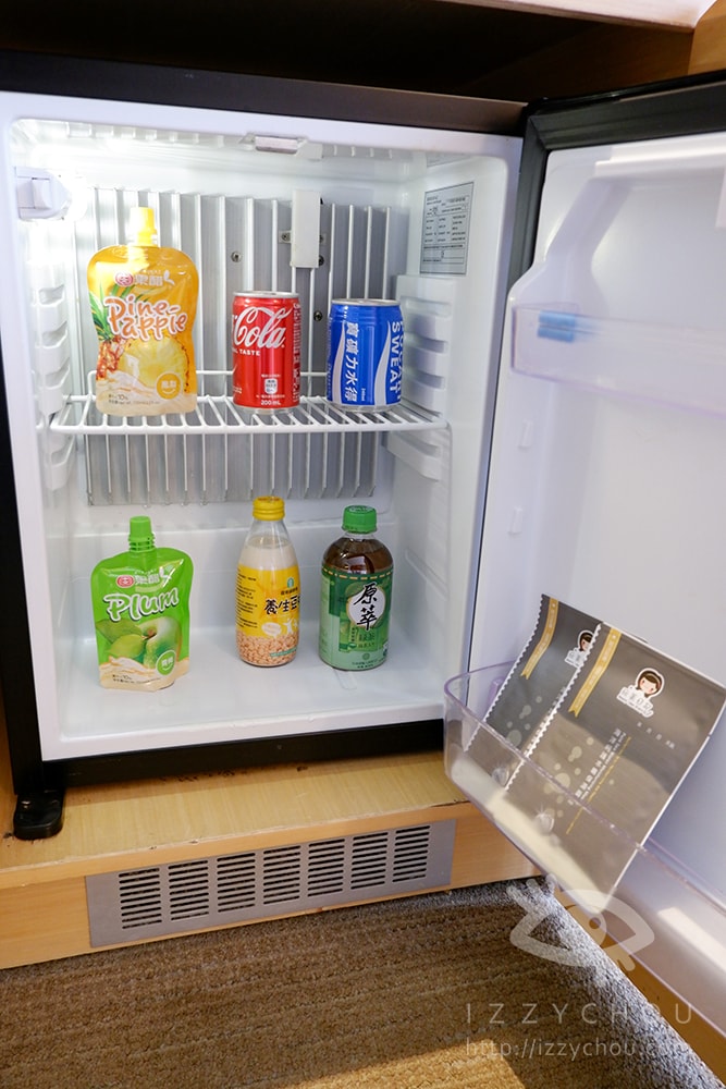 20251004-vn8g7 20251004-vn8g7