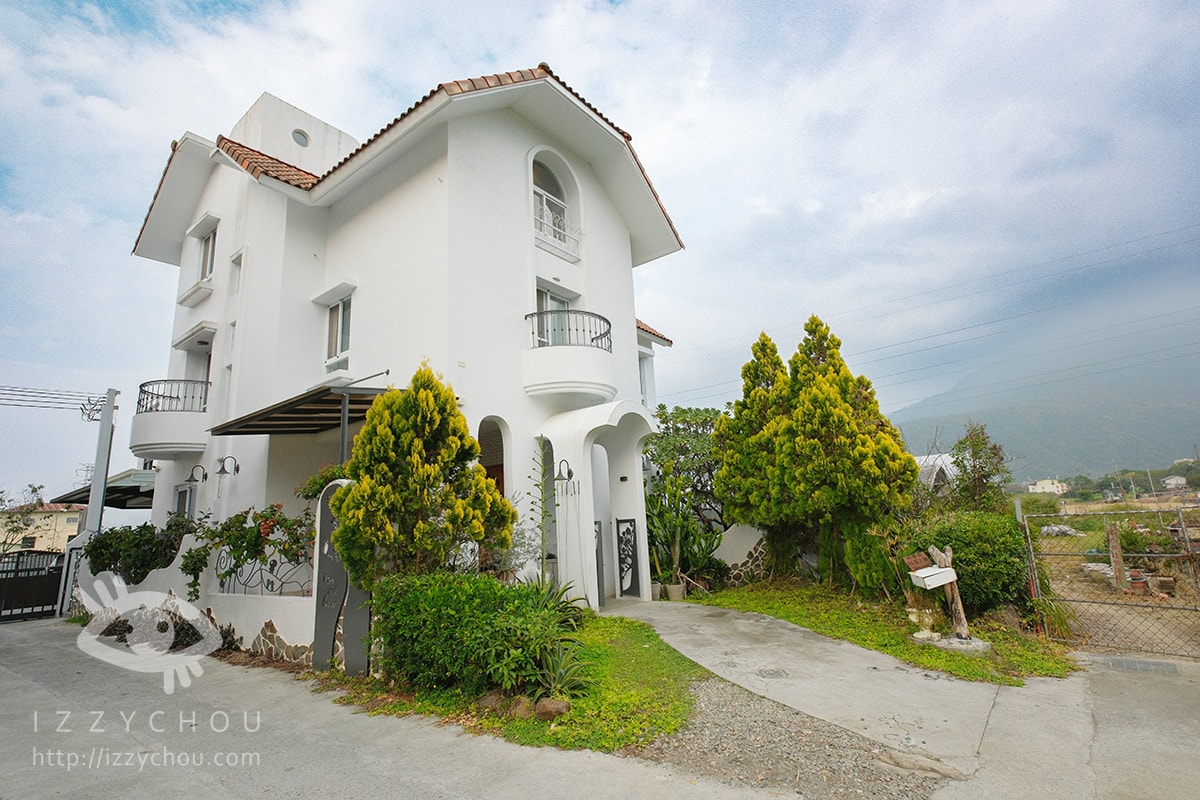 【埔里包棟民宿推薦】Here and Now Villa 希爾拉Villa|南投夢幻白色民宿,親子包棟首選 - 第2張圖 【埔里包棟民宿推薦】Here and Now Villa 希爾拉Villa|南投夢幻白色民宿,親子包棟首選