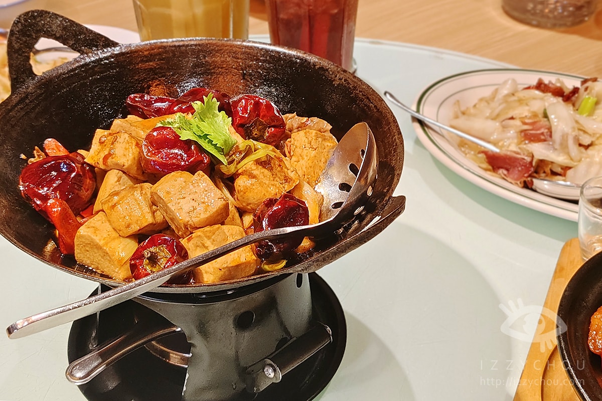 大江購物中心母親節2026｜夏日嘉年華裝置藝術＋全桃獨家品牌＋餐廳推薦