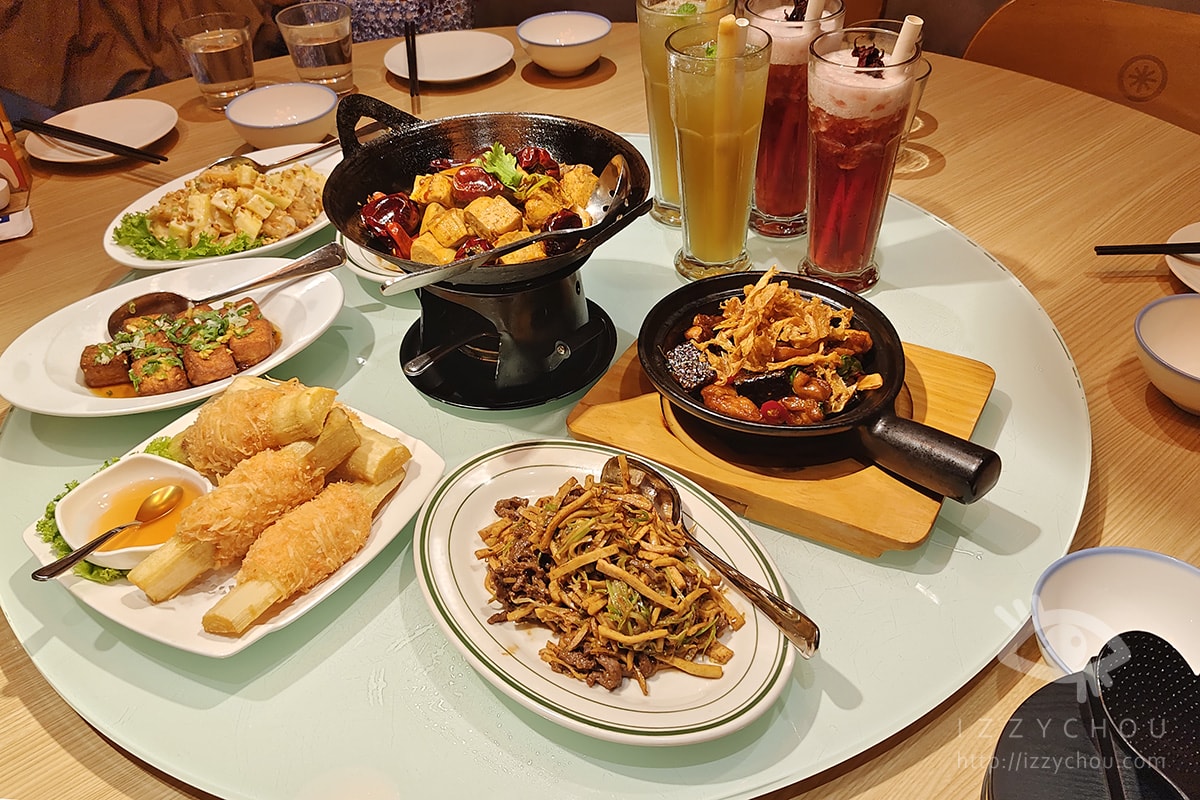 大江購物中心母親節2026｜夏日嘉年華裝置藝術＋全桃獨家品牌＋餐廳推薦