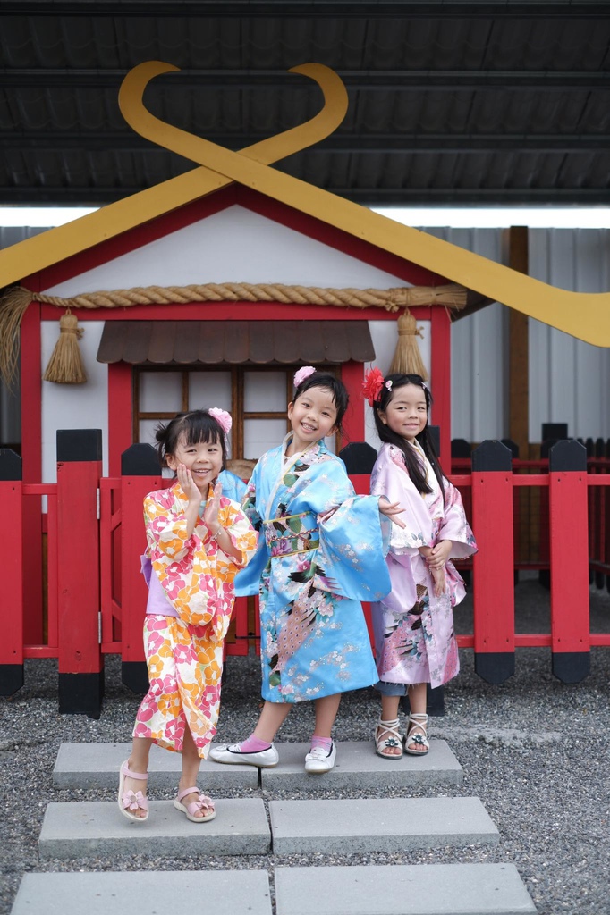 餵梅花鹿 張美阿嬤農場